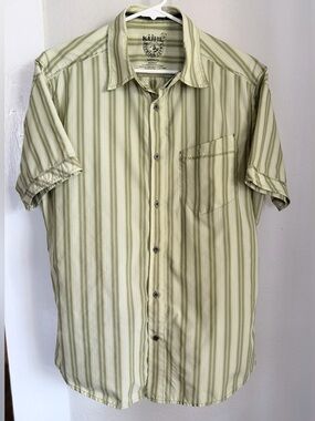 KUHL Green Short Sleeve Button Down Shirt Medium